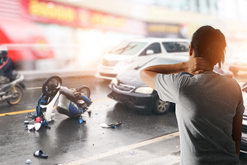 Riverview Lady with Neck Injury Looking at Motorcycle Accident While Thinking of Visiting Chiropractor