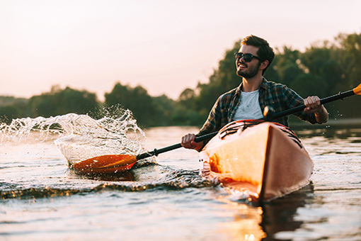 Man Enjoying Kayaking Near Brandon FL After Visiting Chiropractor For His Personal Injury