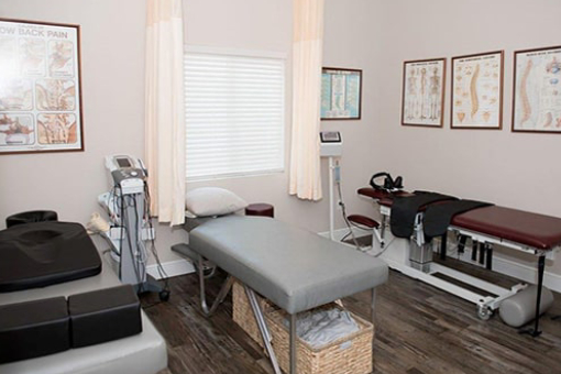 Office of Top Personal Injury Chiropractor in Riverview Florida Complete With Equipment