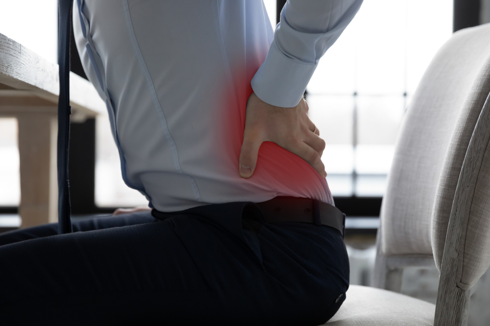 Employee in Riverview FL In Need of Chiropractor for His Backpain Due To Disc Injury