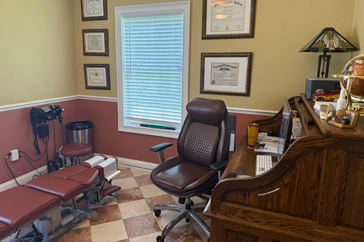 Office of Chiropractor in Brandon Florida Offering Whiplash Injury Treatment