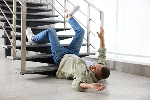 Riverview Man In Need of Slip and Fall Injury Chiropractor For Falling Off the Stairs
